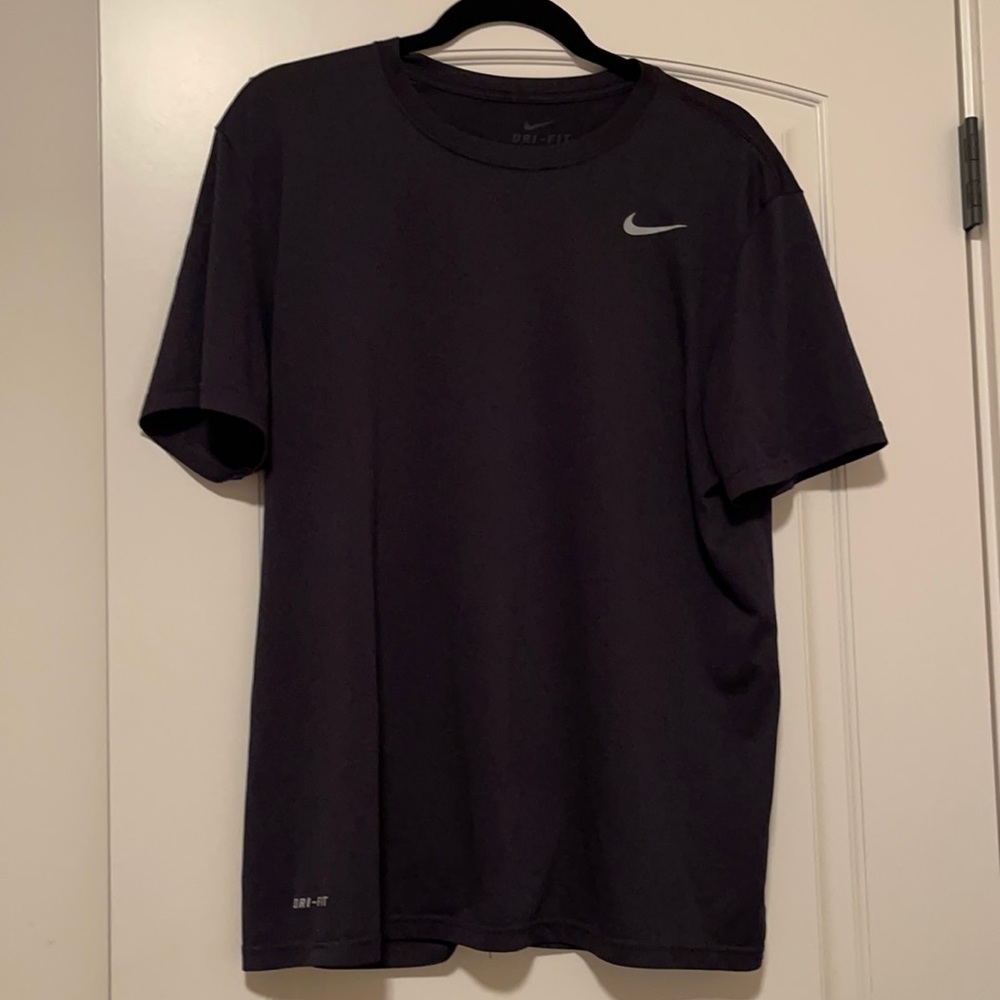 Men’s Nike DRI-FIT black shirt sleeved shirt Large